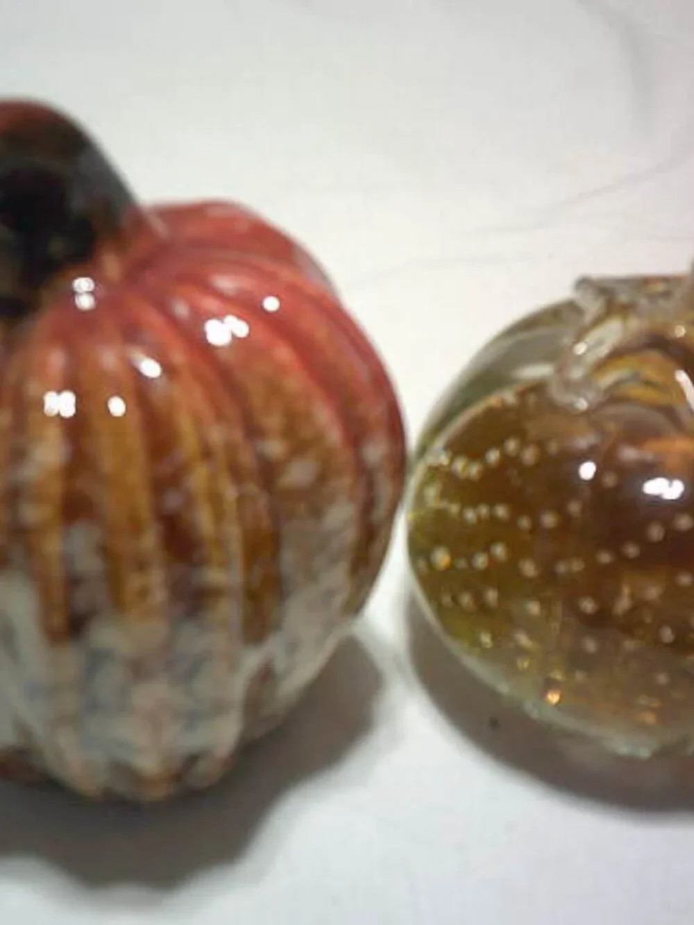 LOT 2 VTG PORCELAIN GLASS SMALL FALL PUMPKIN GOURDS HEAVY PAPER WEIGHTS DECOR 🎃